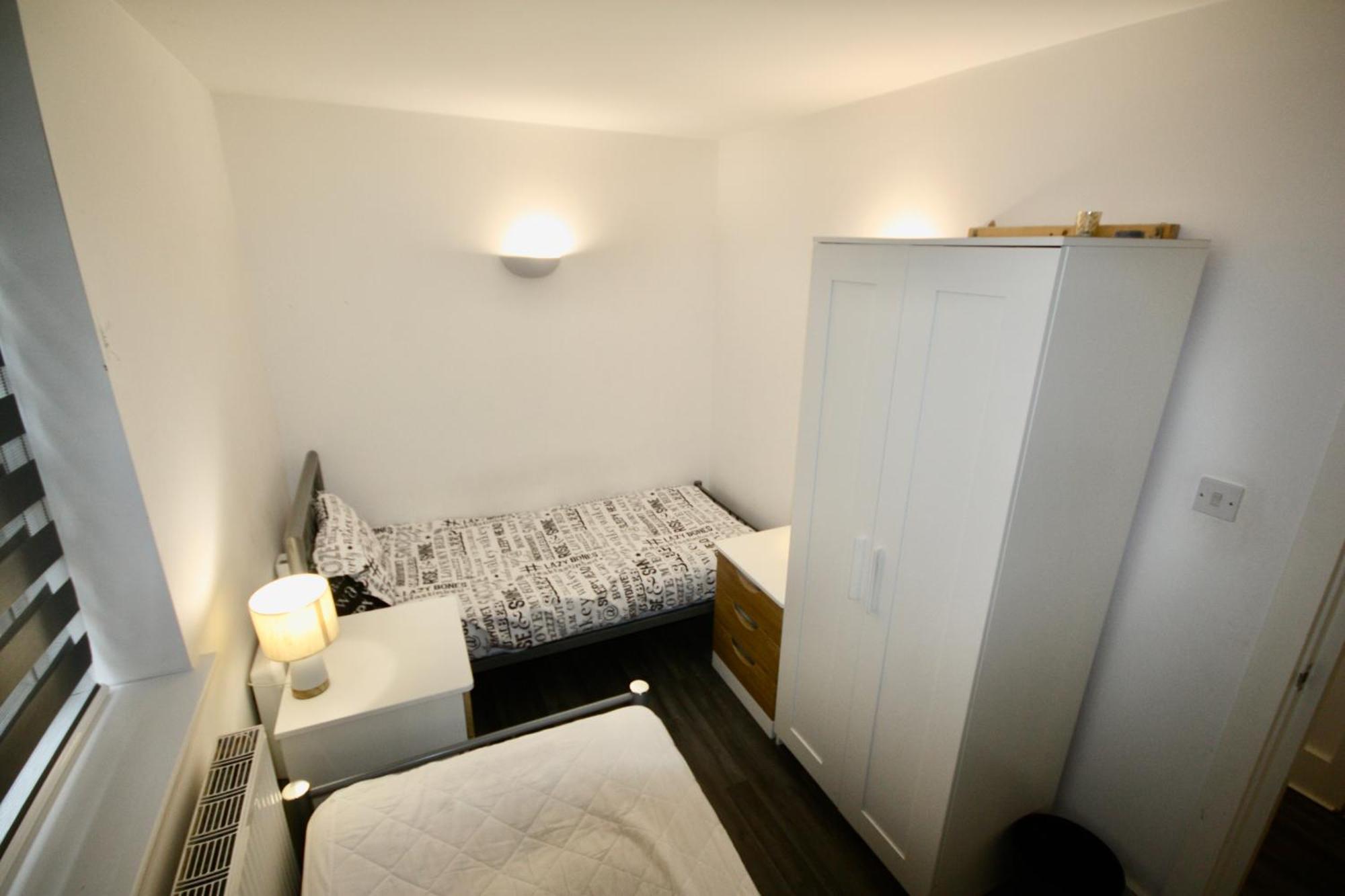 Bournemouth Hot Tub & Sauna Holiday Let Exteriör bild