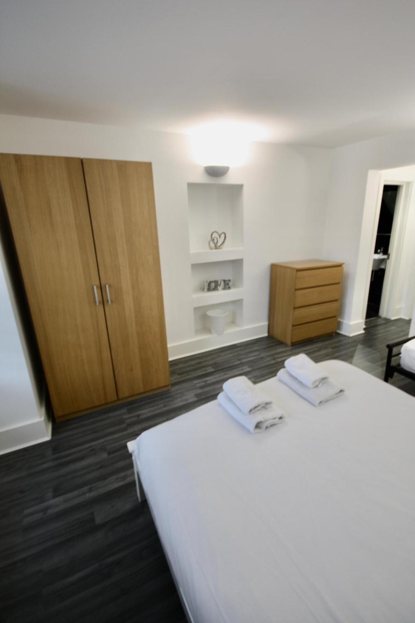 Bournemouth Hot Tub & Sauna Holiday Let Exteriör bild