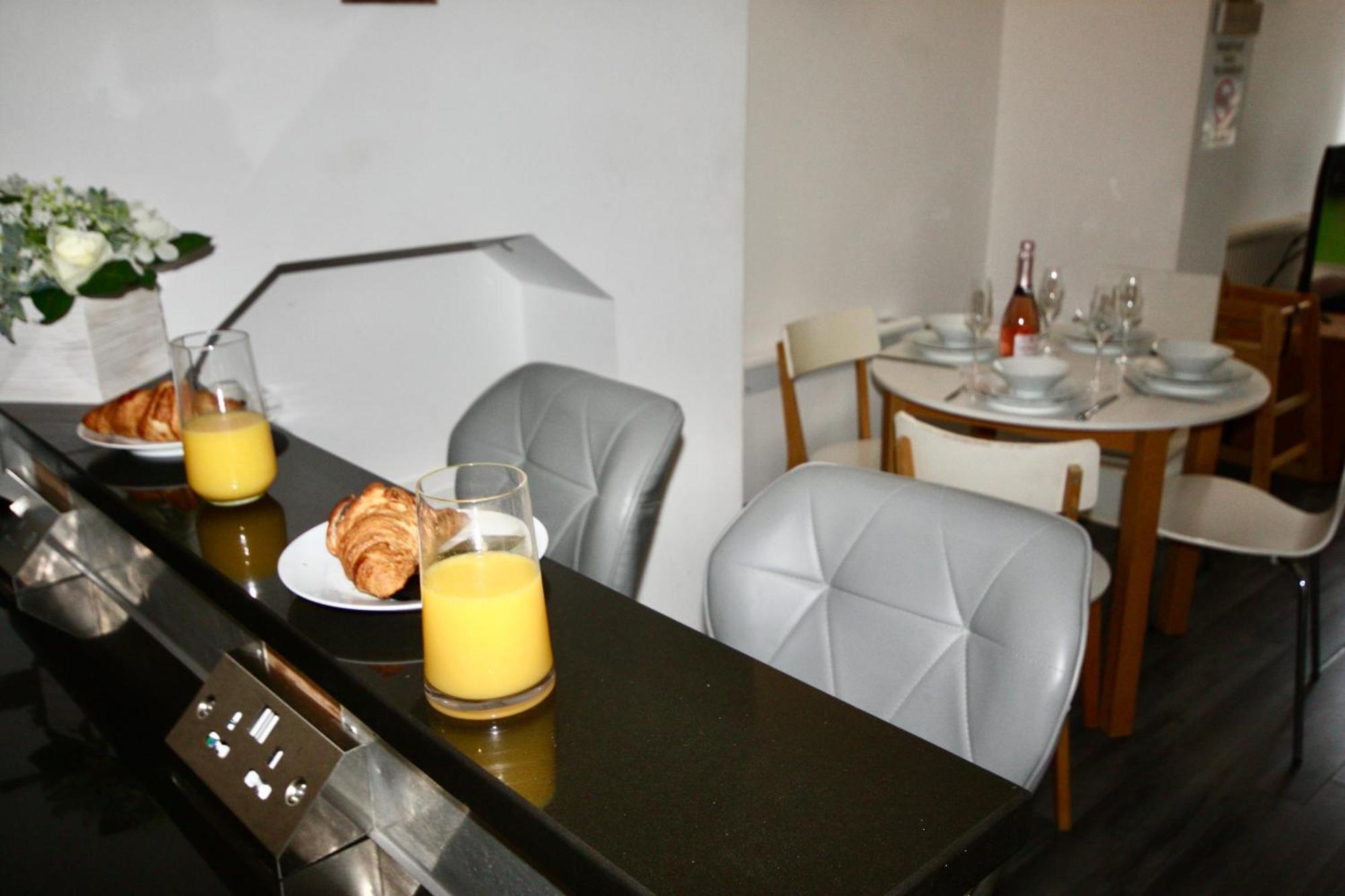 Bournemouth Hot Tub & Sauna Holiday Let Exteriör bild