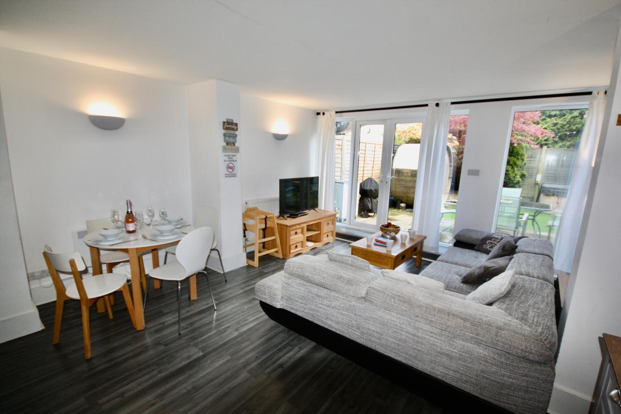 Bournemouth Hot Tub & Sauna Holiday Let Exteriör bild