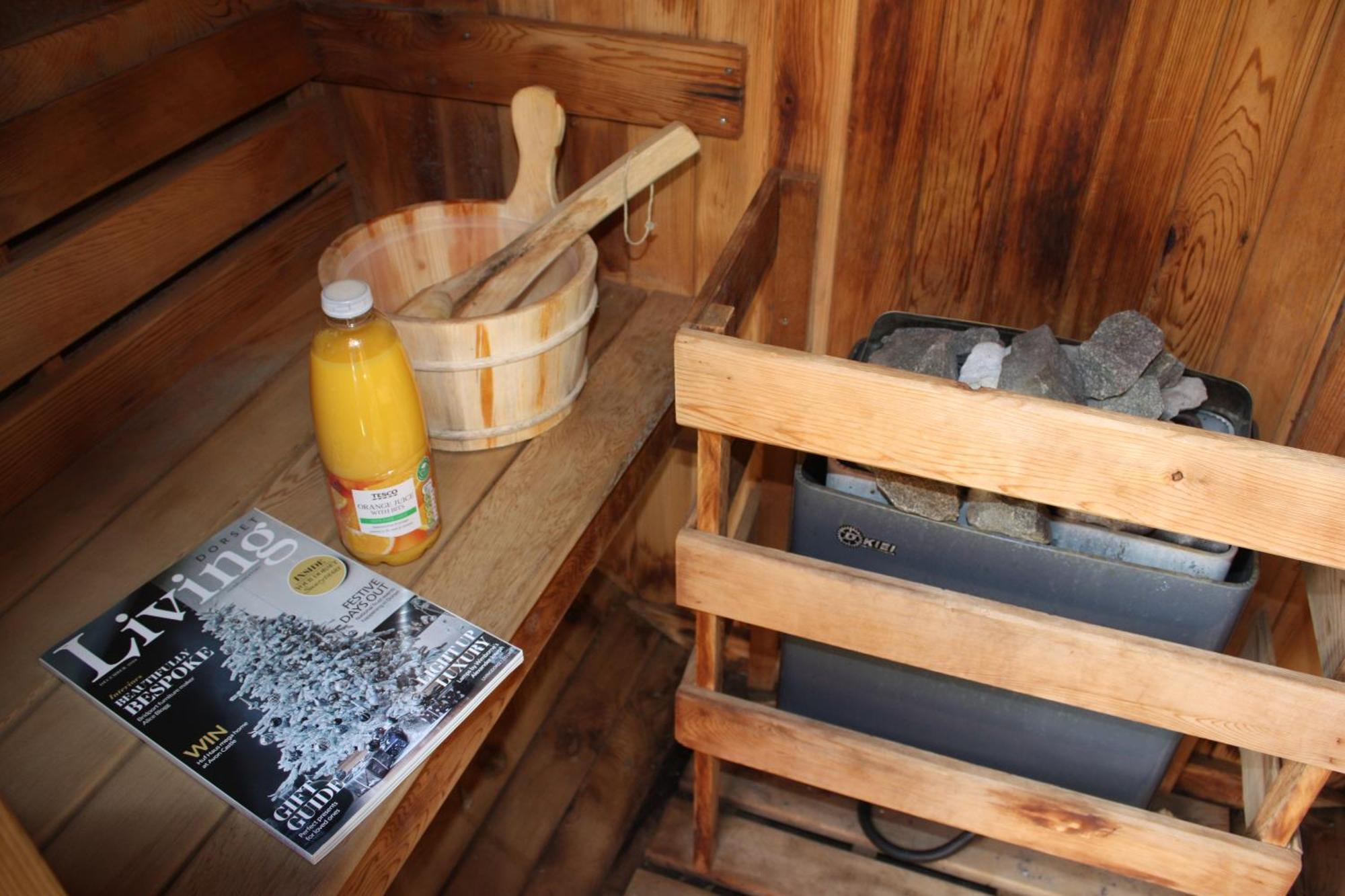 Bournemouth Hot Tub & Sauna Holiday Let Exteriör bild