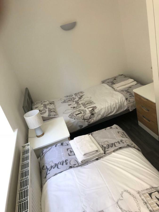 Bournemouth Hot Tub & Sauna Holiday Let Exteriör bild