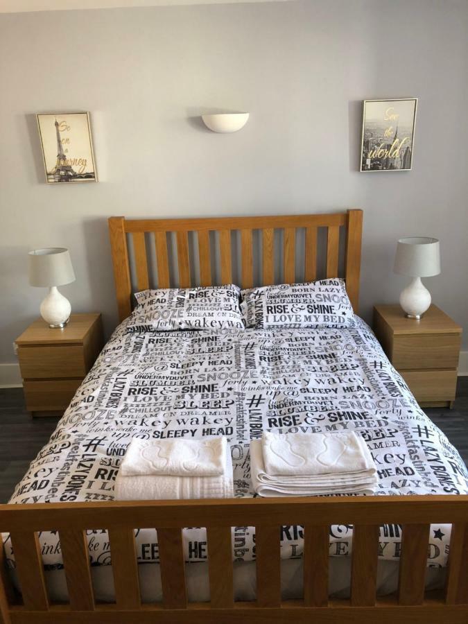 Bournemouth Hot Tub & Sauna Holiday Let Exteriör bild