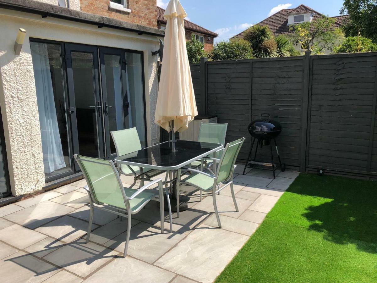 Bournemouth Hot Tub & Sauna Holiday Let Exteriör bild