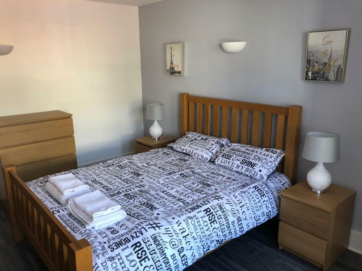 Bournemouth Hot Tub & Sauna Holiday Let Exteriör bild