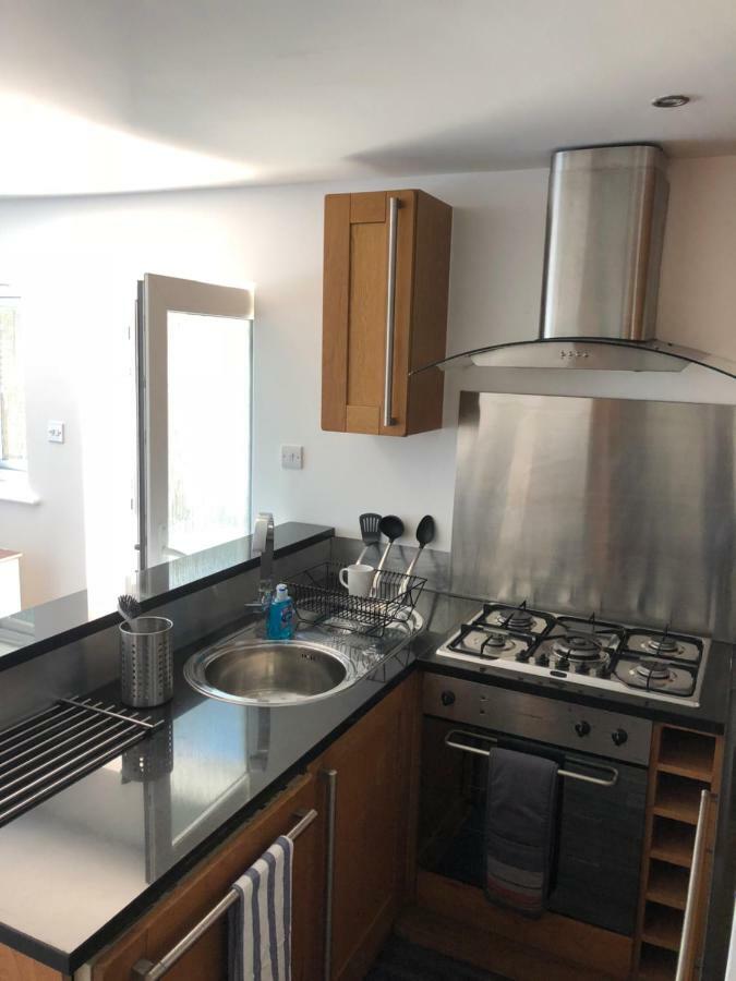 Bournemouth Hot Tub & Sauna Holiday Let Exteriör bild