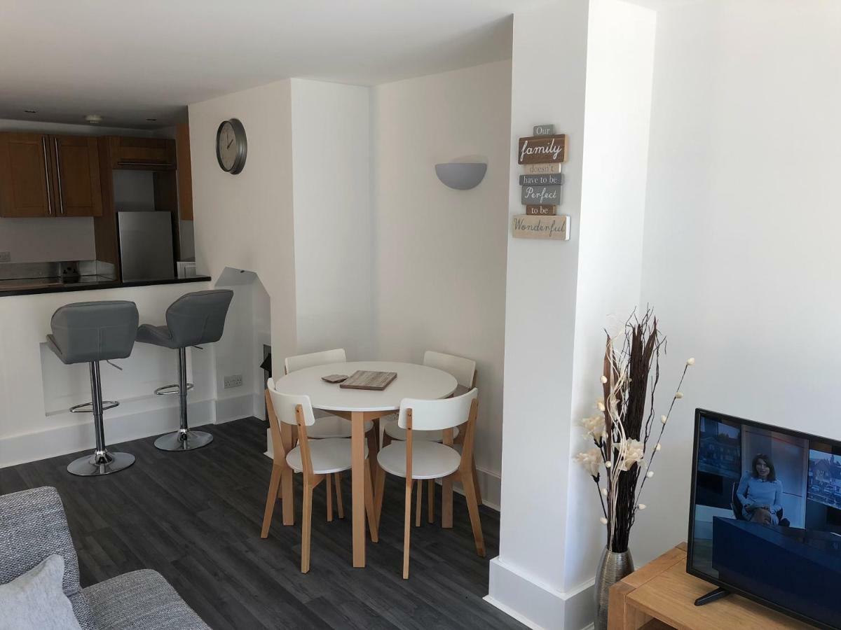 Bournemouth Hot Tub & Sauna Holiday Let Exteriör bild
