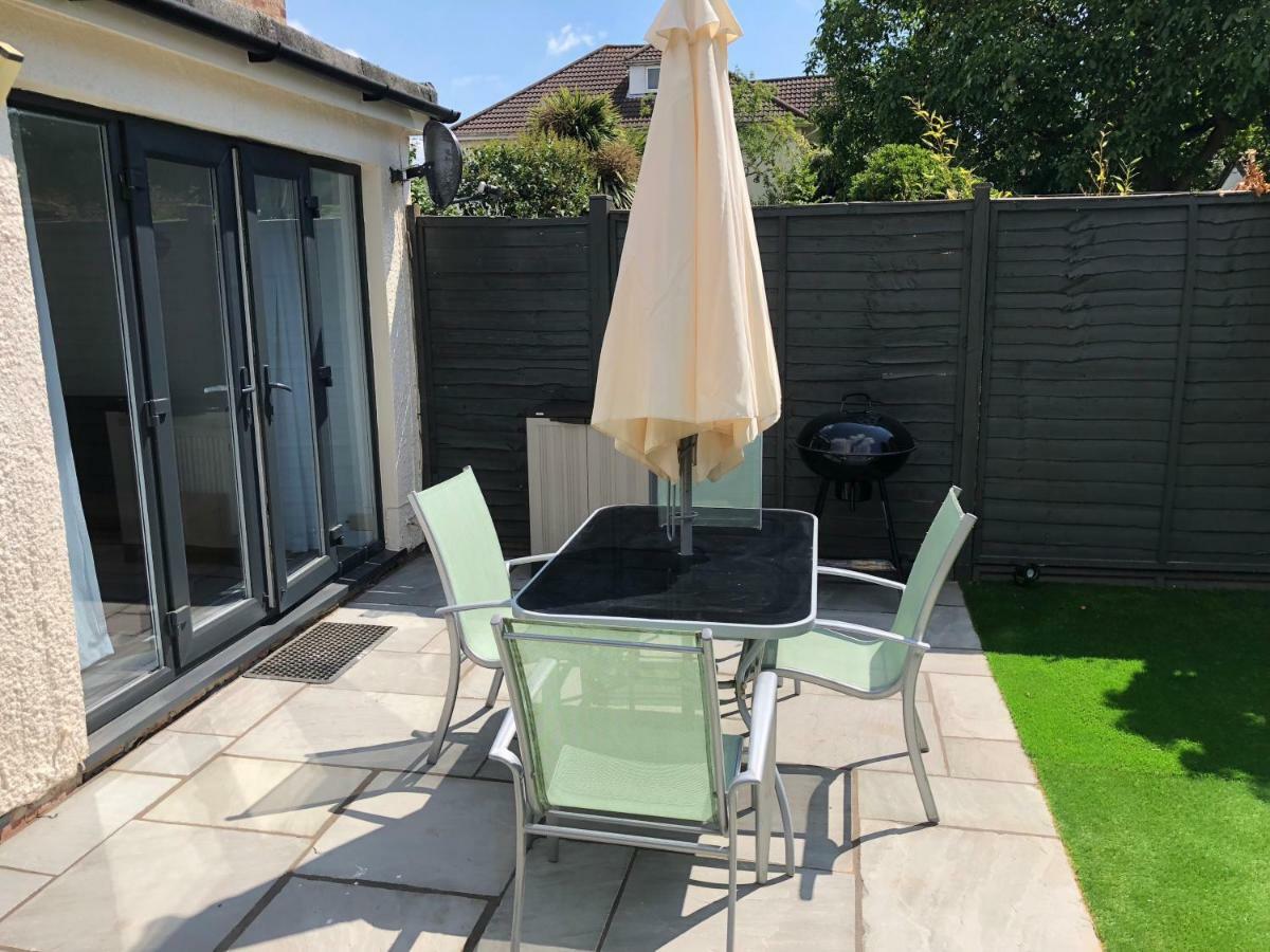 Bournemouth Hot Tub & Sauna Holiday Let Exteriör bild