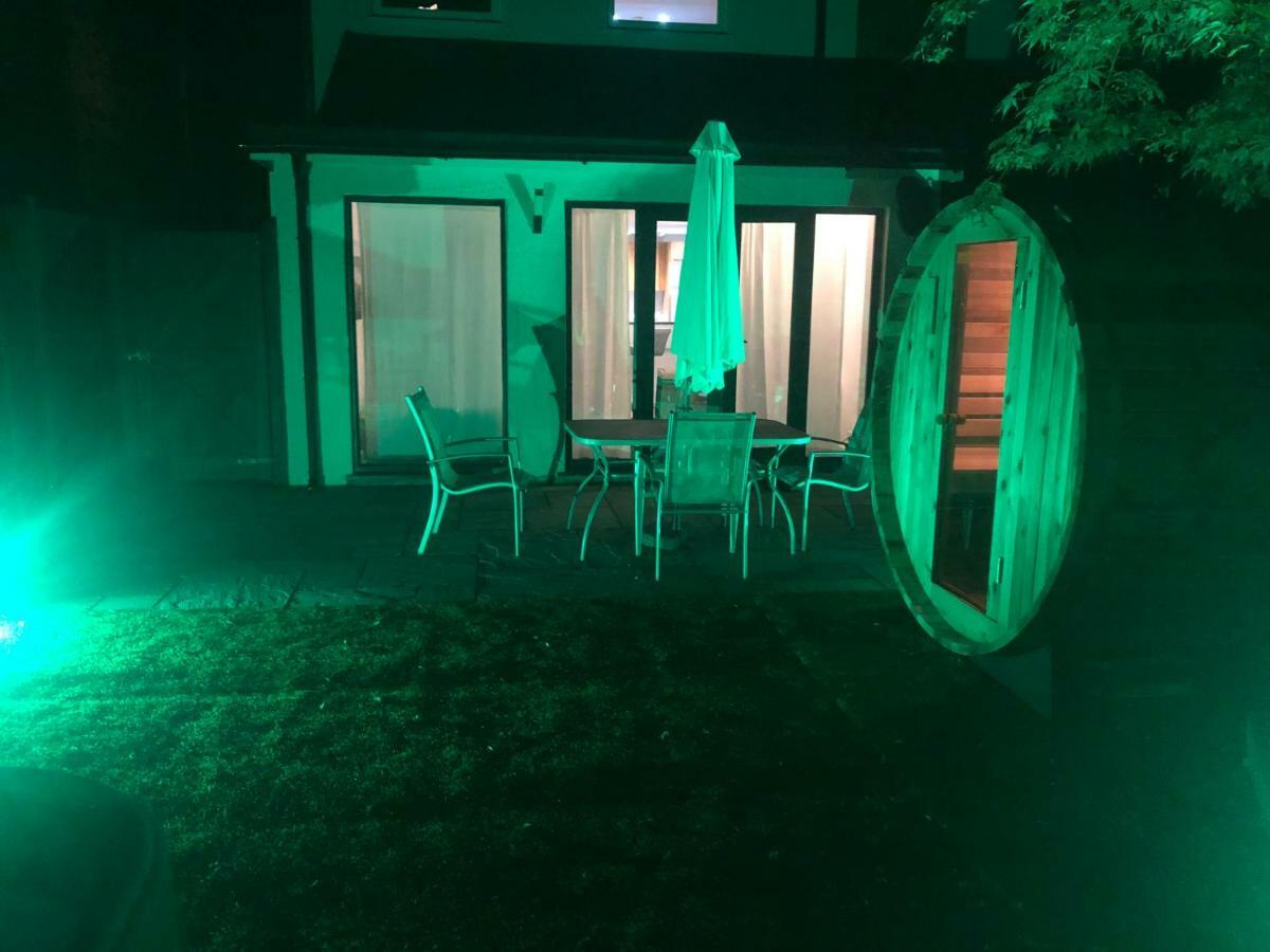 Bournemouth Hot Tub & Sauna Holiday Let Exteriör bild